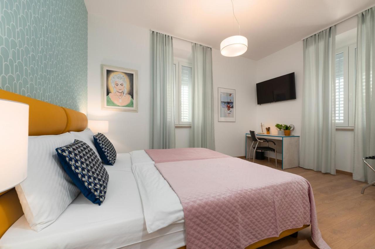Polesana Rooms Pula Luaran gambar
