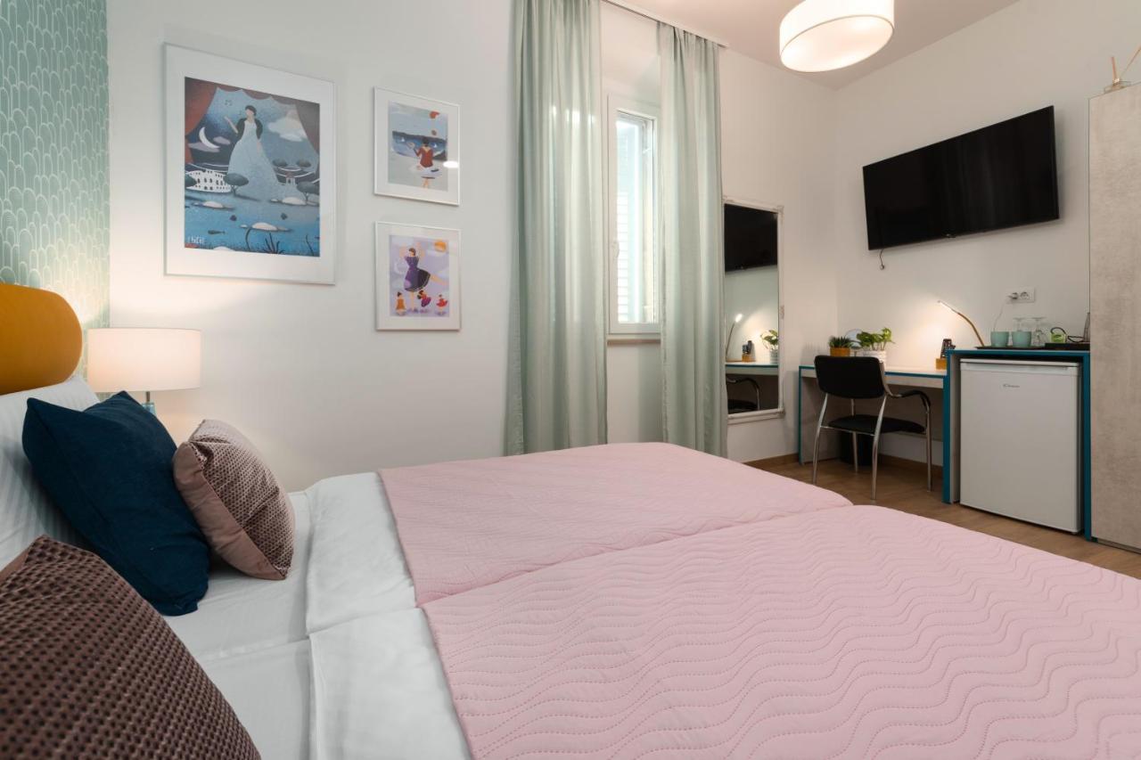 Polesana Rooms Pula Luaran gambar